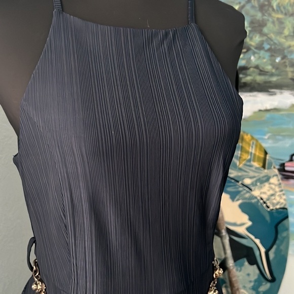 Lulu’s Black Swan, Flirty, Funky & Fabulous,Sexy Layered look, Classic,Timeless - Picture 6 of 15